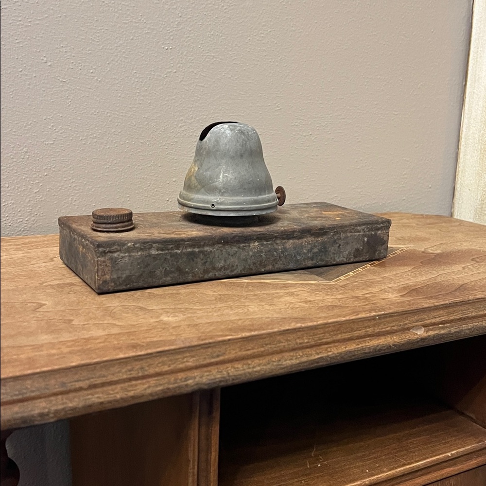 Vintage tin oil lamp - Picture 2 of 5